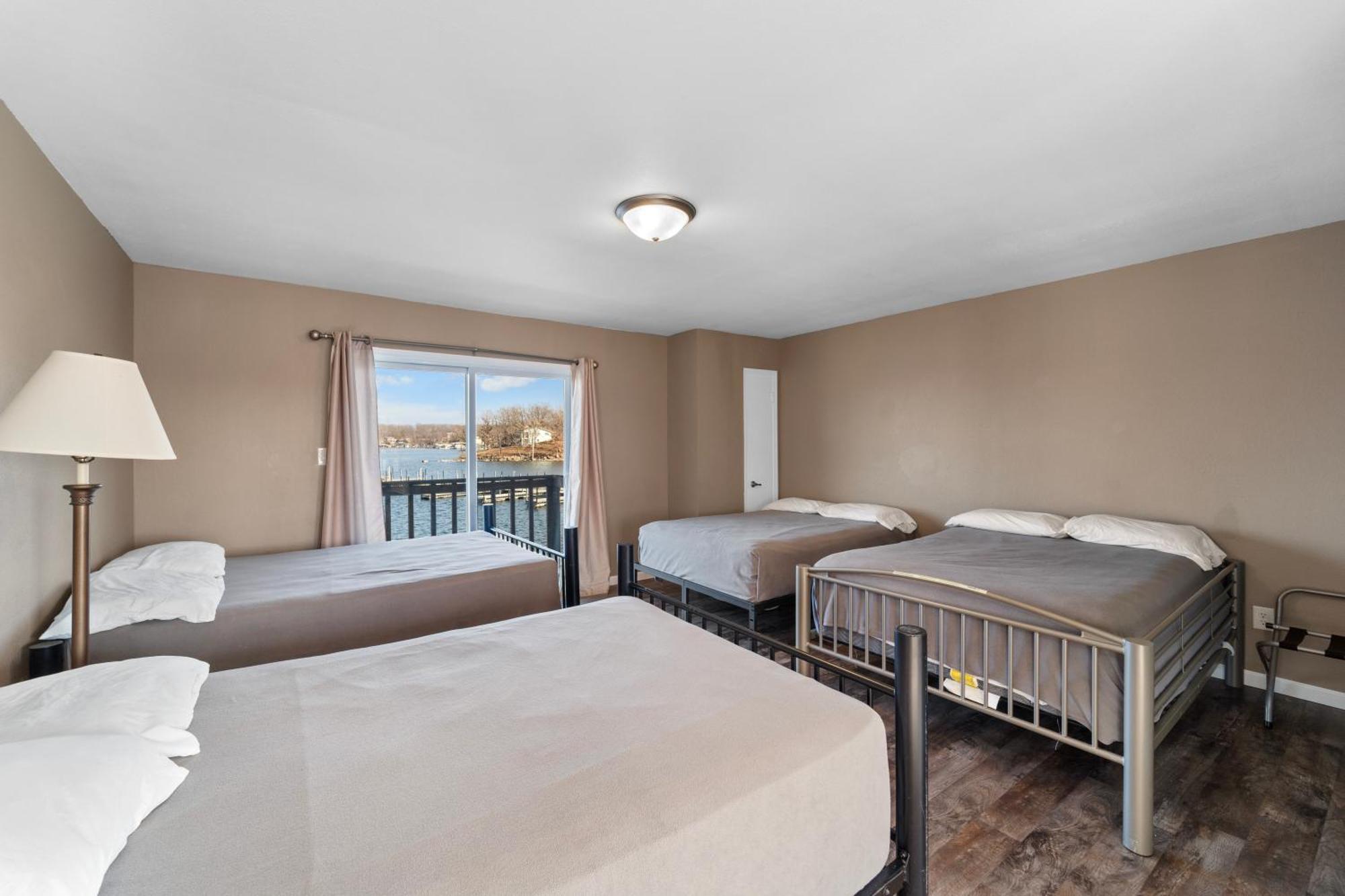 Lazy Gator House- Sleep 20- Bachelor Parties Welcome Lake Ozark Extérieur photo